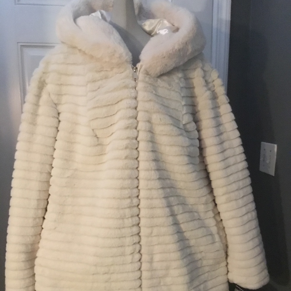 Hooded Faux Fur Coat in Cream color Plus Size